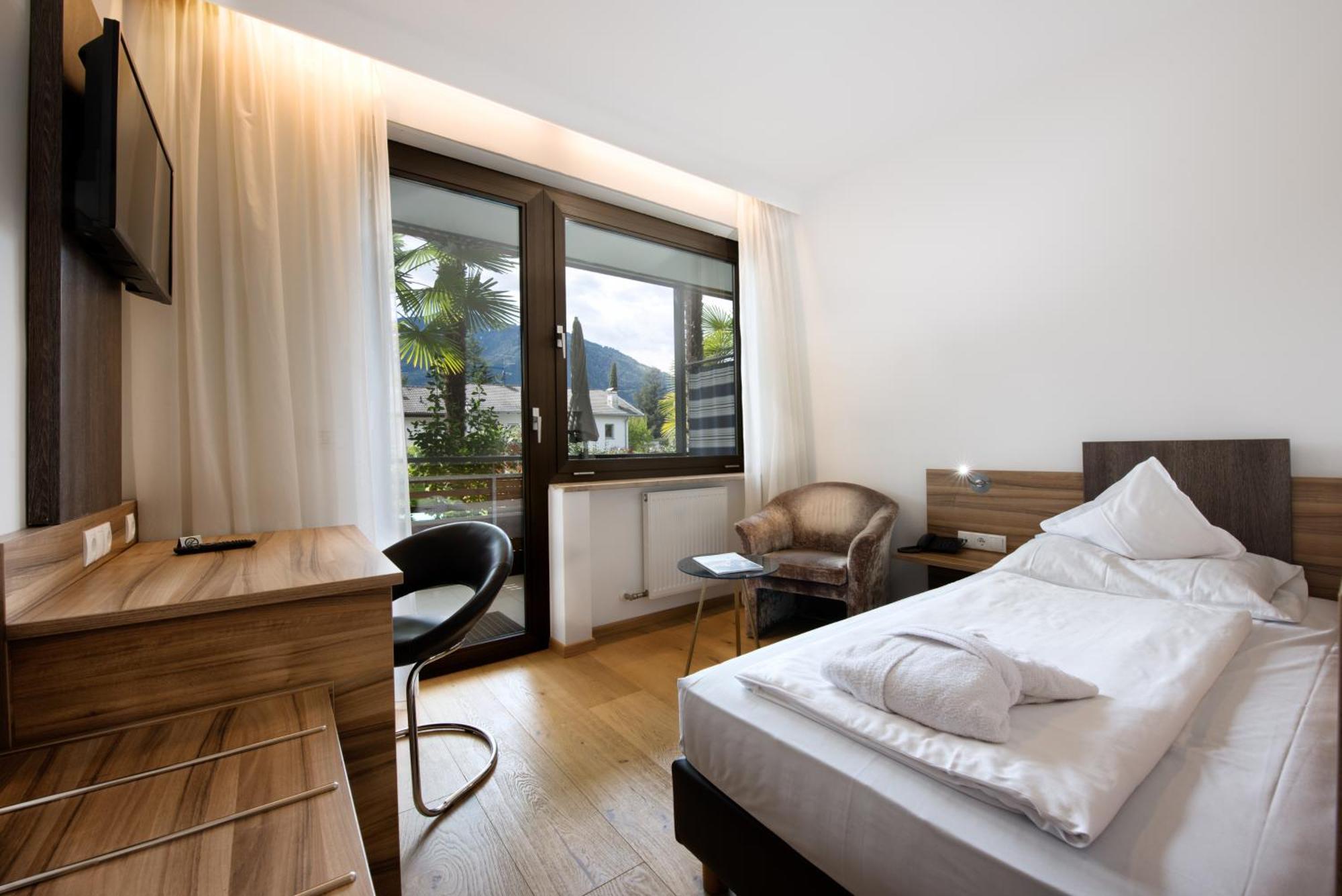 Hotel Ladurner Meran Zimmer foto